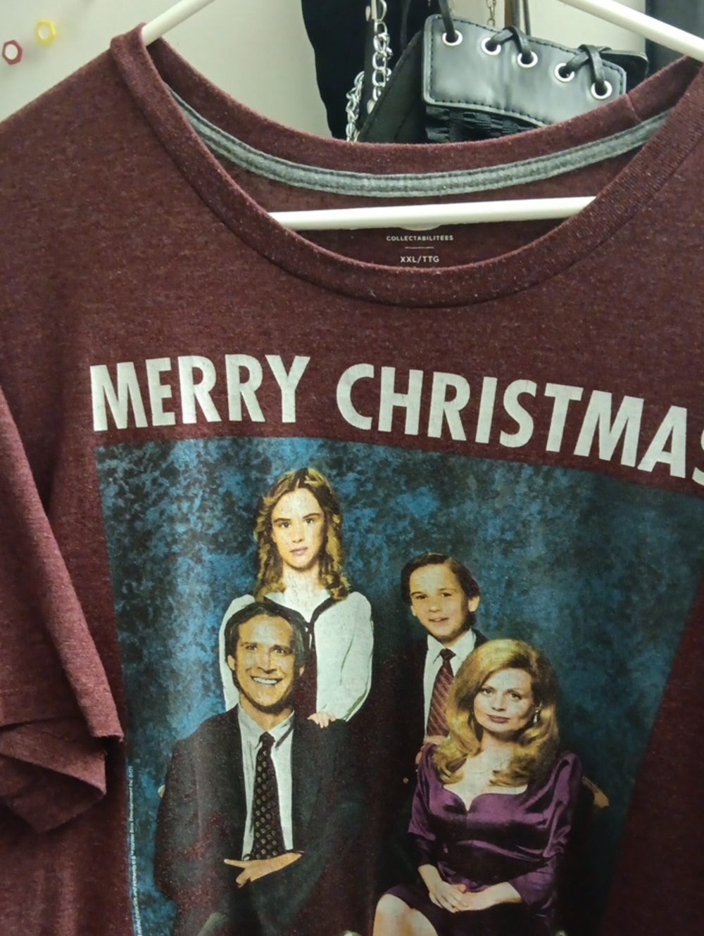 NATIONAL LAMPOONS Old Navy Burgundy Merry Christmas Graphic Short Sleeve Tee